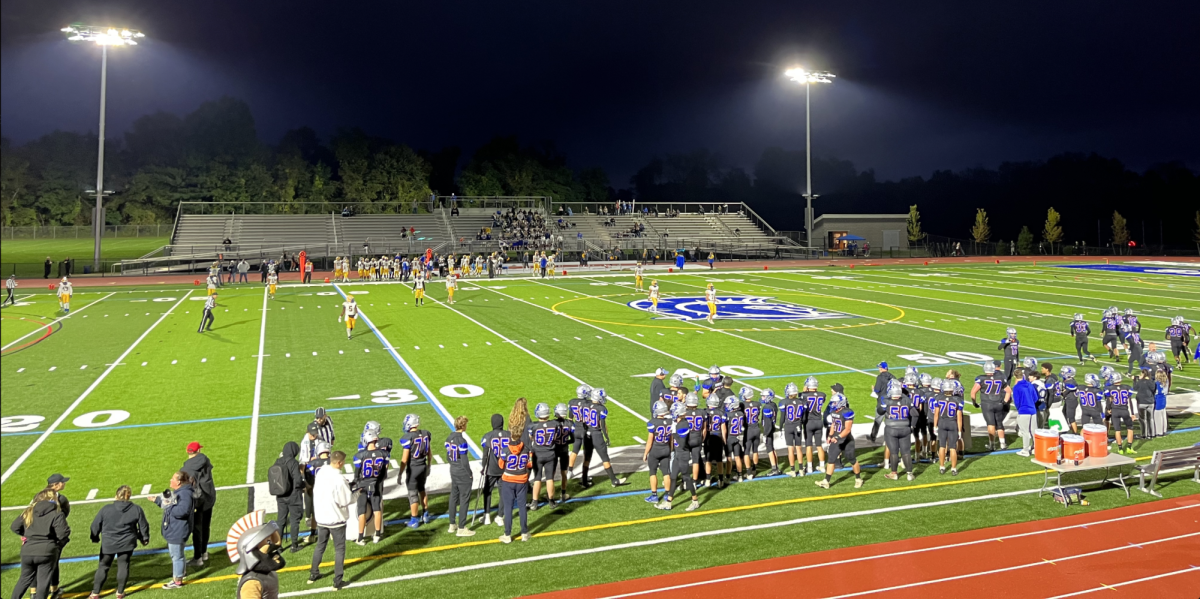 The+new+turf+field+has+received+praise+and+criticism+from+teachers+and+students.