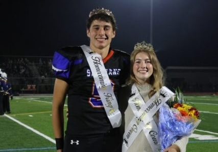 Seniors Chris Fritts and Ivory MoDavis were crowned as Home-
coming king and queen at the Homecoming football game.